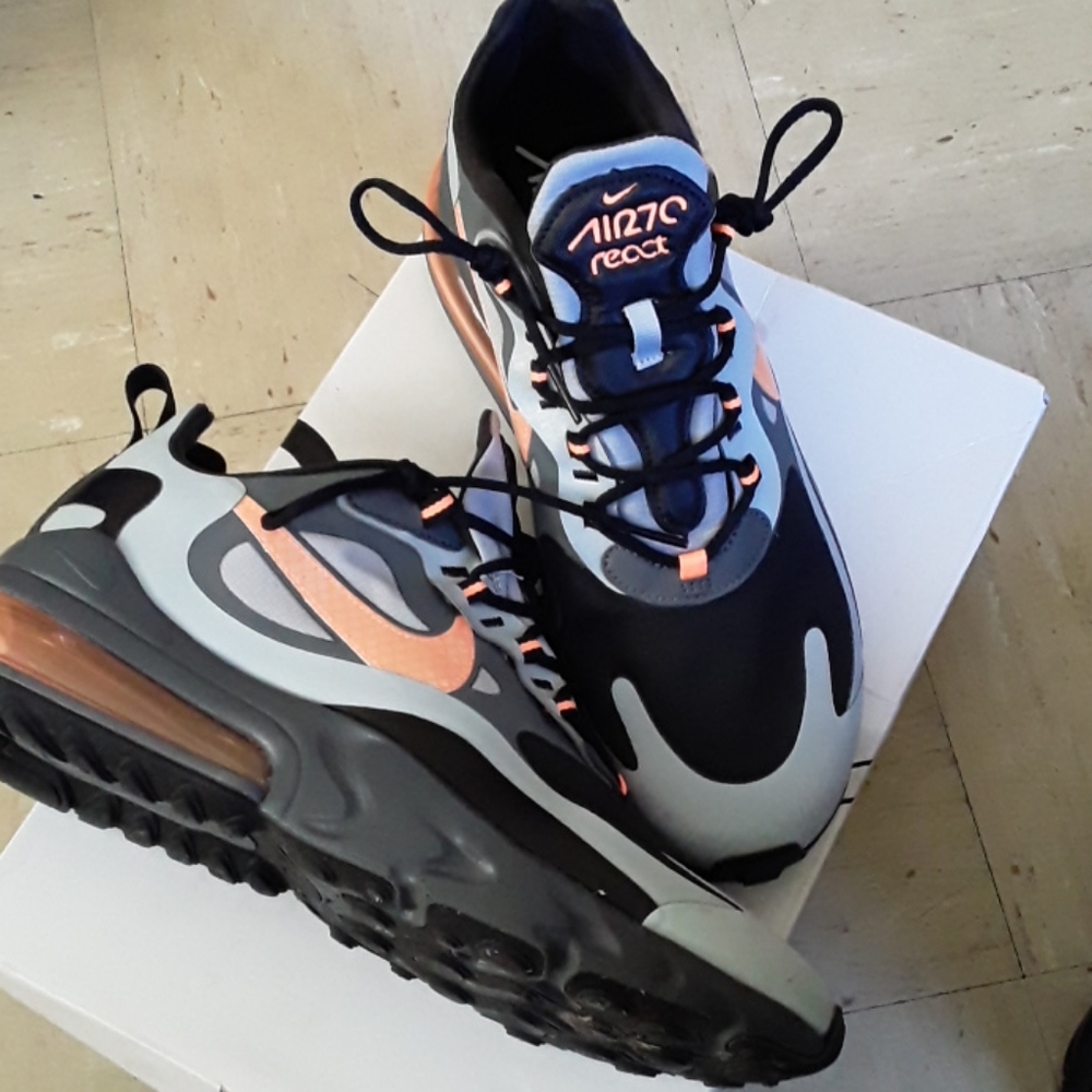 Air max 270 react - Picture 2 of 2